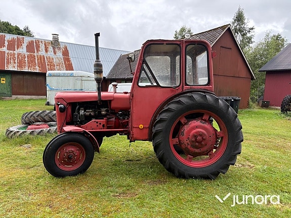 Traktor - BM Volvo Buster 320 2 of 5