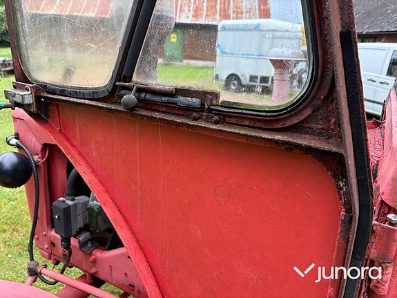 Traktor - BM Volvo Buster 320 26 of 30