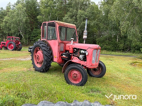 Traktor - BM Volvo Buster 320 7 of 30