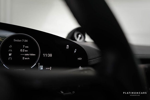 Porsche Taycan 14 of 20