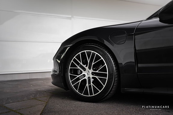 Porsche Taycan 20 of 20