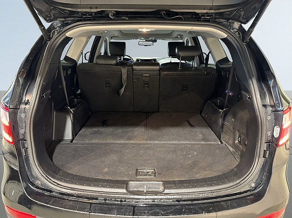 Hyundai Grand Santa Fe 12 of 25