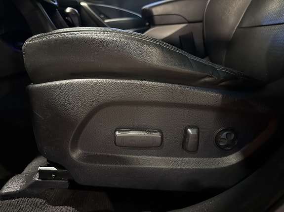 Hyundai Grand Santa Fe 22 of 25