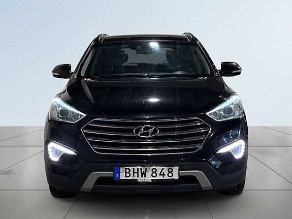 Hyundai Grand Santa Fe 2 of 25