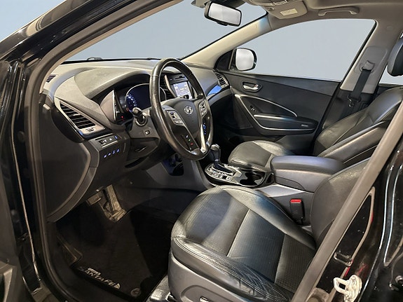 Hyundai Grand Santa Fe 7 of 25