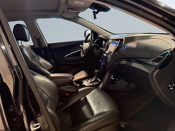 Hyundai Grand Santa Fe 10 of 25