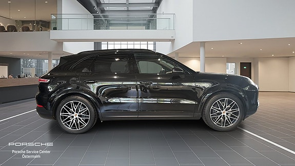 Porsche Cayenne 12 of 14