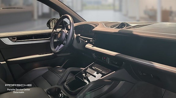 Porsche Cayenne 4 of 14