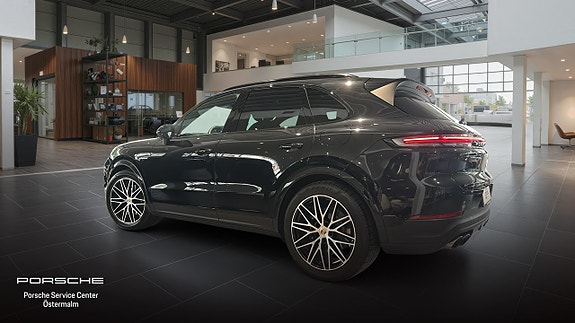 Porsche Cayenne 2 of 14