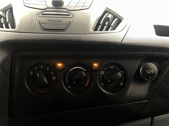 Ford Transit Custom 21 of 27
