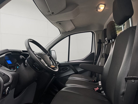 Ford Transit Custom 16 of 27