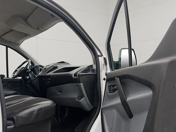 Ford Transit Custom 23 of 27