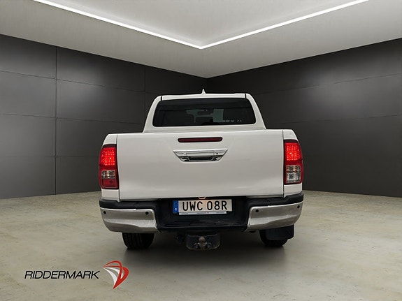 Toyota HiLux 9 of 30