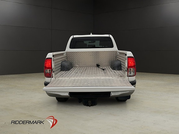Toyota HiLux 13 of 30