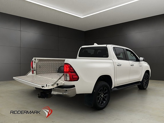 Toyota HiLux 11 of 30