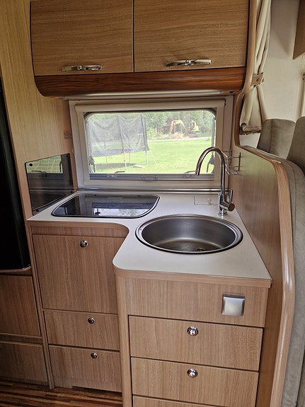 Adria Matrix Axess M 680 SP, 148hk, 2012 15 of 21