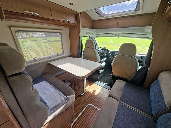Adria Matrix Axess M 680 SP, 148hk, 2012 2 of 21