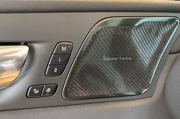 Volvo XC60 19 of 29