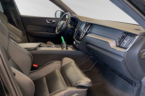Volvo XC60 10 of 29