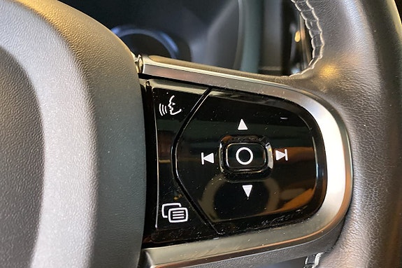 Volvo XC60 23 of 29