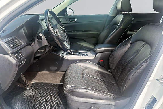 Kia Optima 12 of 19