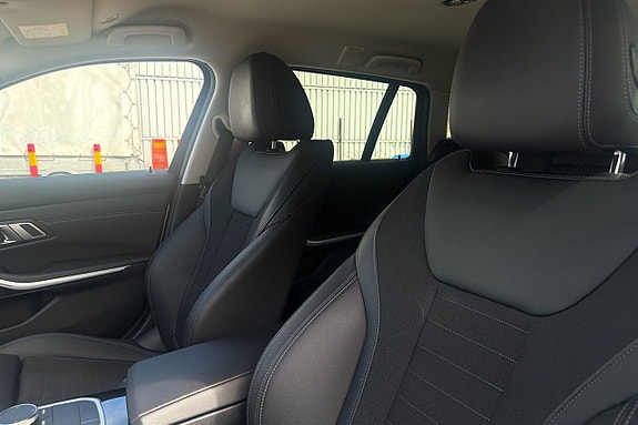BMW 330e 17 of 18