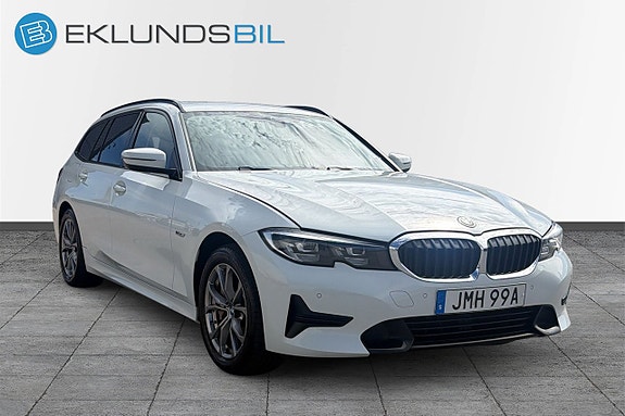 BMW 330e 4 of 18