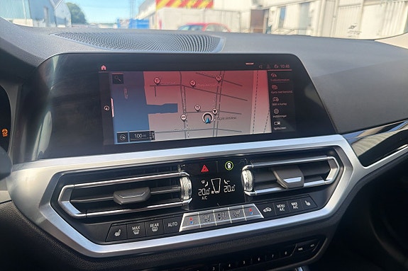 BMW 330e 18 of 18