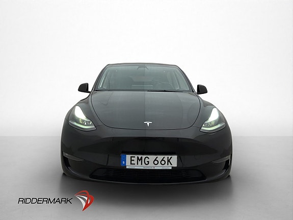 Tesla Model Y 3 of 5