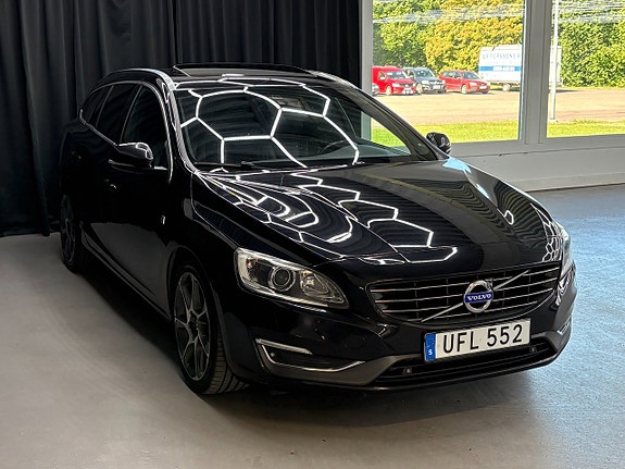 Volvo V60 2 of 5