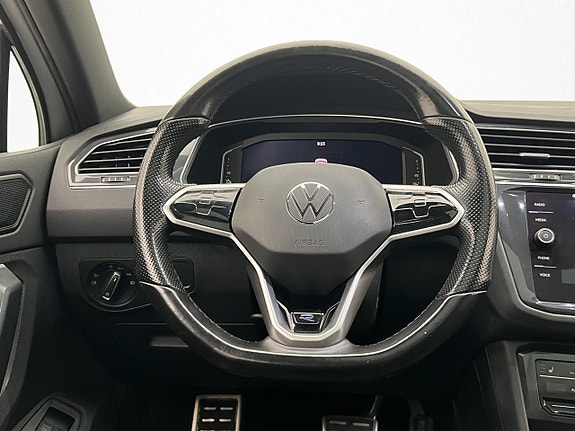Volkswagen Tiguan 15 of 30