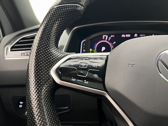 Volkswagen Tiguan 18 of 30