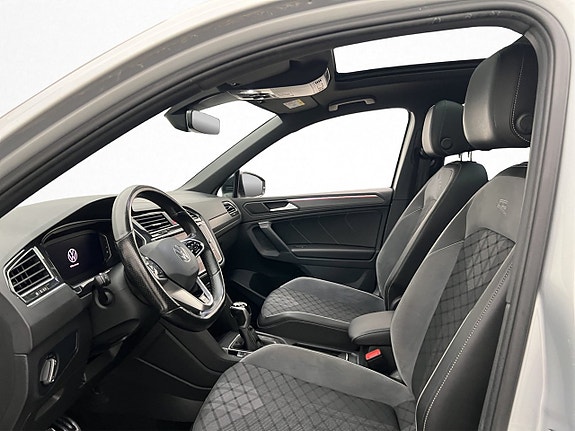 Volkswagen Tiguan 12 of 30