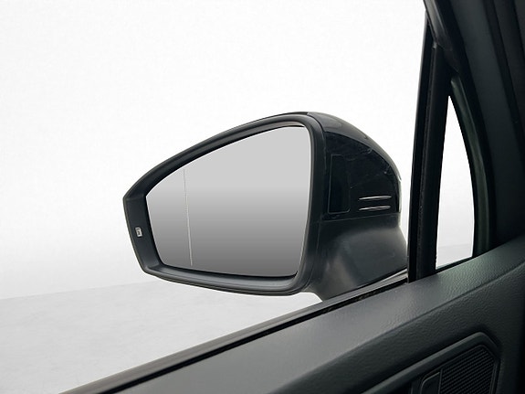 Volkswagen Tiguan 16 of 30