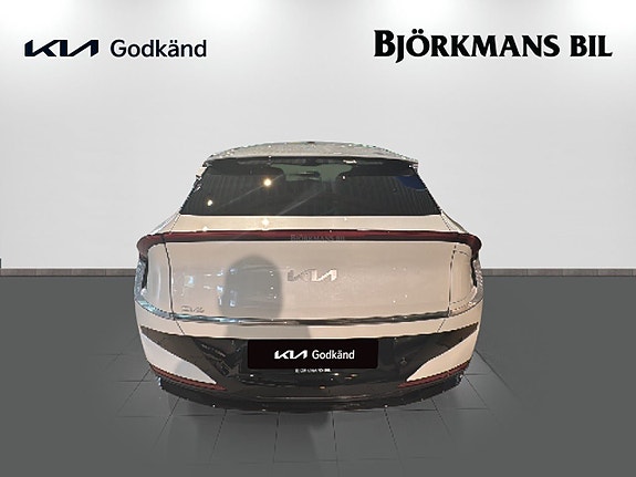 Kia EV6 5 of 15