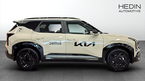 Kia Seltos 6 of 17