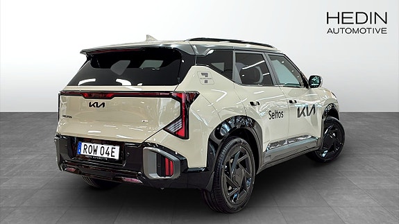 Kia Seltos 2 of 5