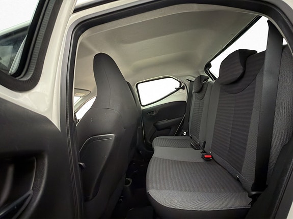 Toyota Aygo 23 of 28