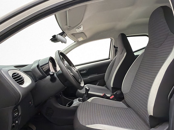 Toyota Aygo 11 of 28