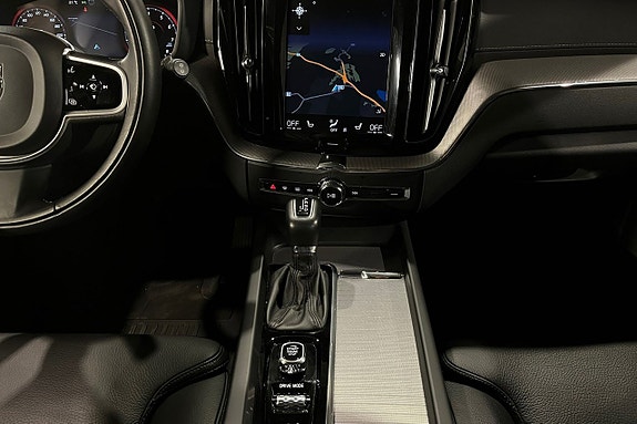 Volvo XC60 12 of 20