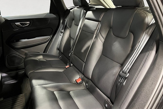Volvo XC60 14 of 20