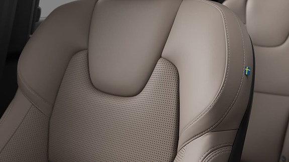 Volvo XC90 30 of 30