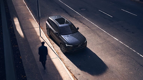 Volvo XC90 10 of 30
