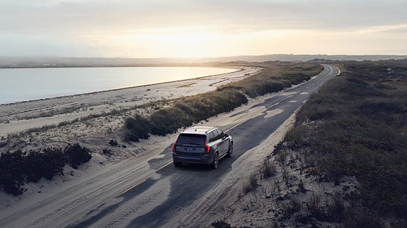 Volvo XC90 11 of 30