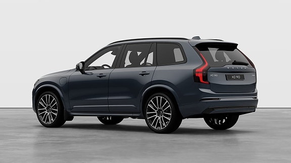 Volvo XC90 8 of 30