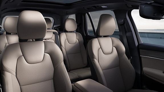 Volvo XC90 26 of 30