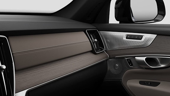 Volvo XC90 27 of 30