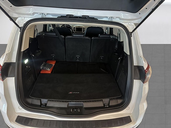 Ford S-MAX 15 of 17