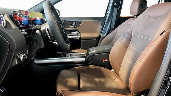 Mercedes-Benz GLA250 6 of 12