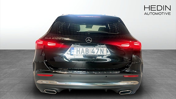 Mercedes-Benz GLA250 10 of 12